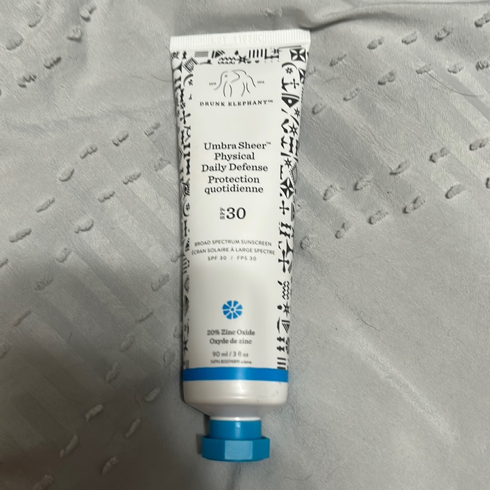 Drunk elephant UmbraSheer Physical Daily Defense